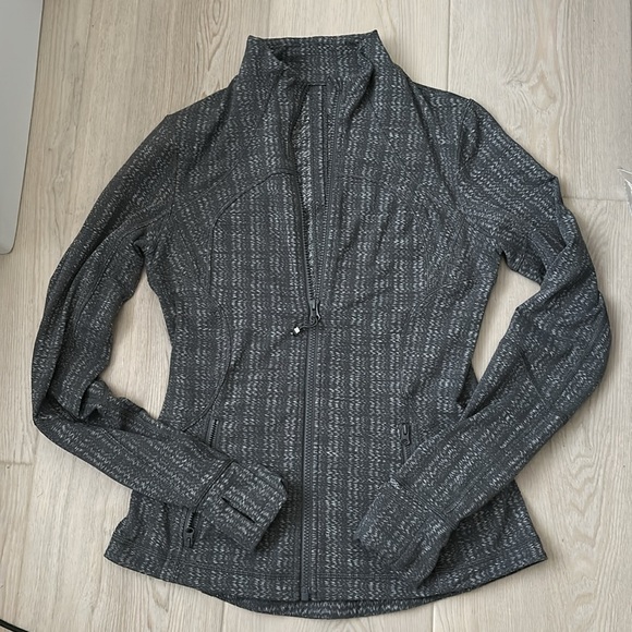 Lululemon Forme Jacket *Cuffins, Ziggy Wee October Angel Wing, size 6 - Picture 5 of 9